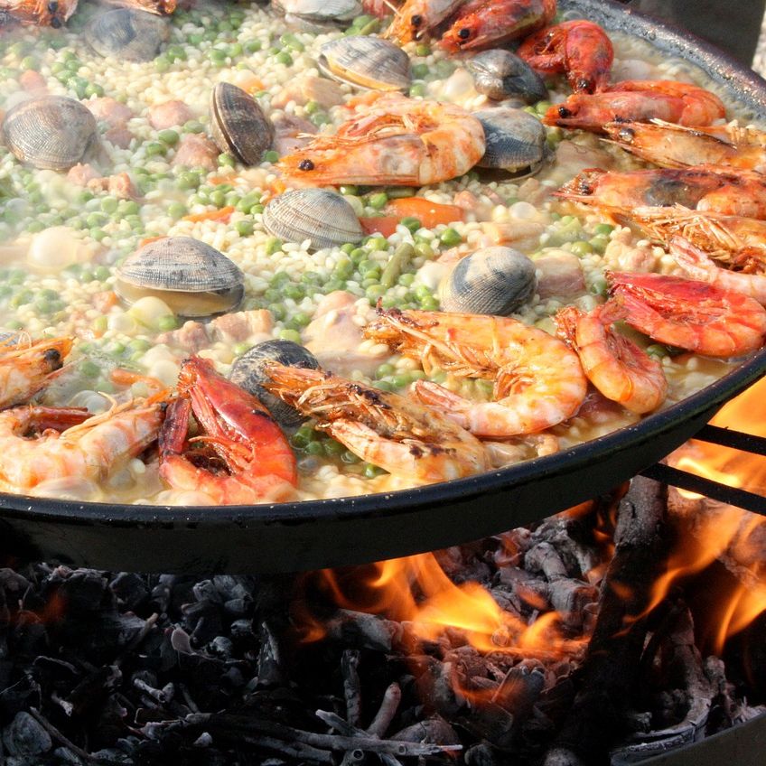 Äta och dricka ute, paella
